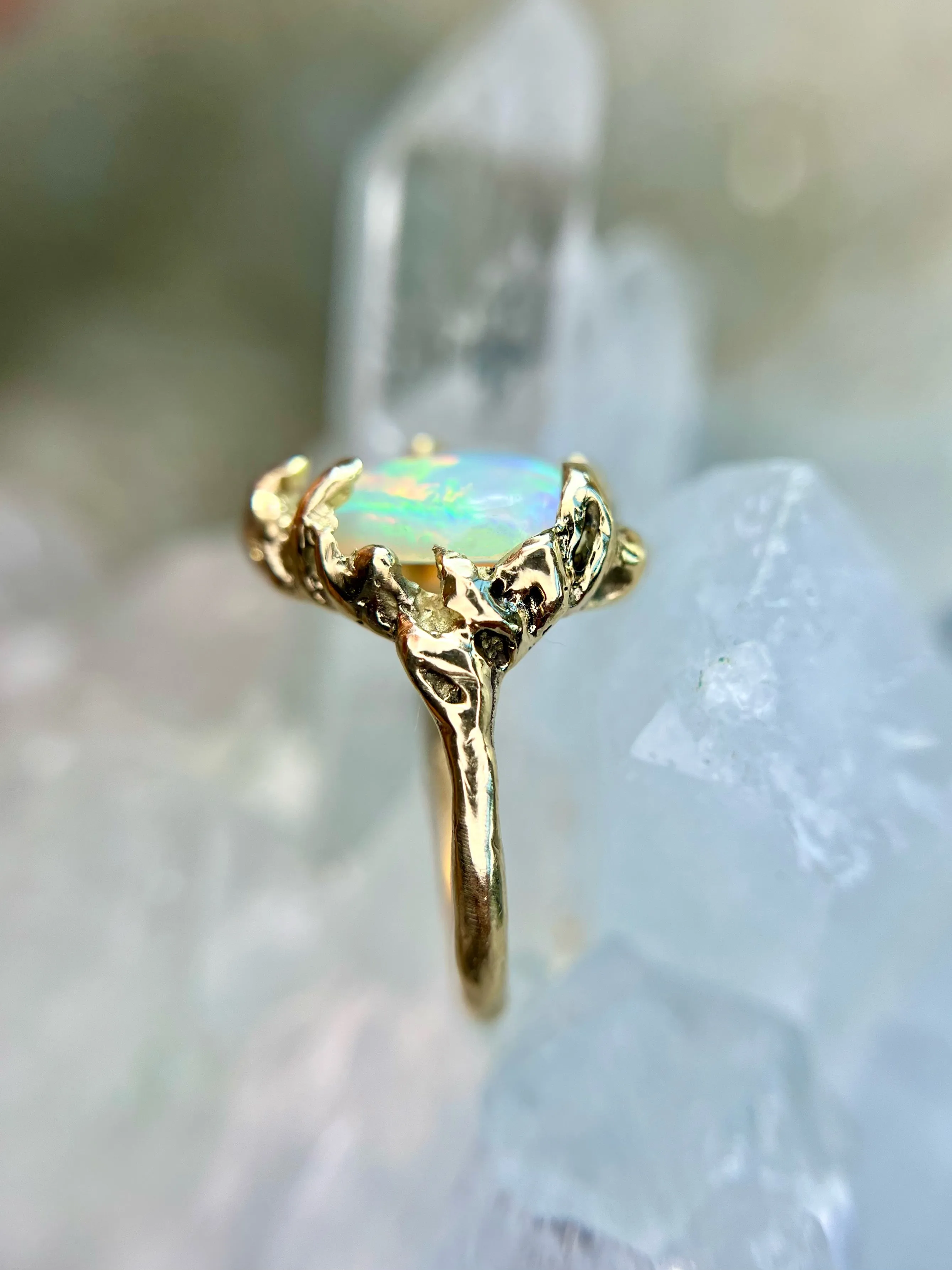 Aurora OPAL 10kt yellow gold ring