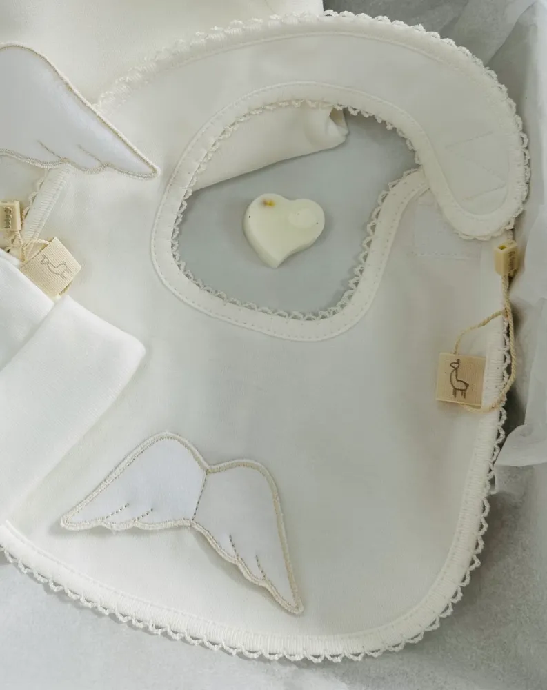 Baby Gi Cream Angel Wings Bib