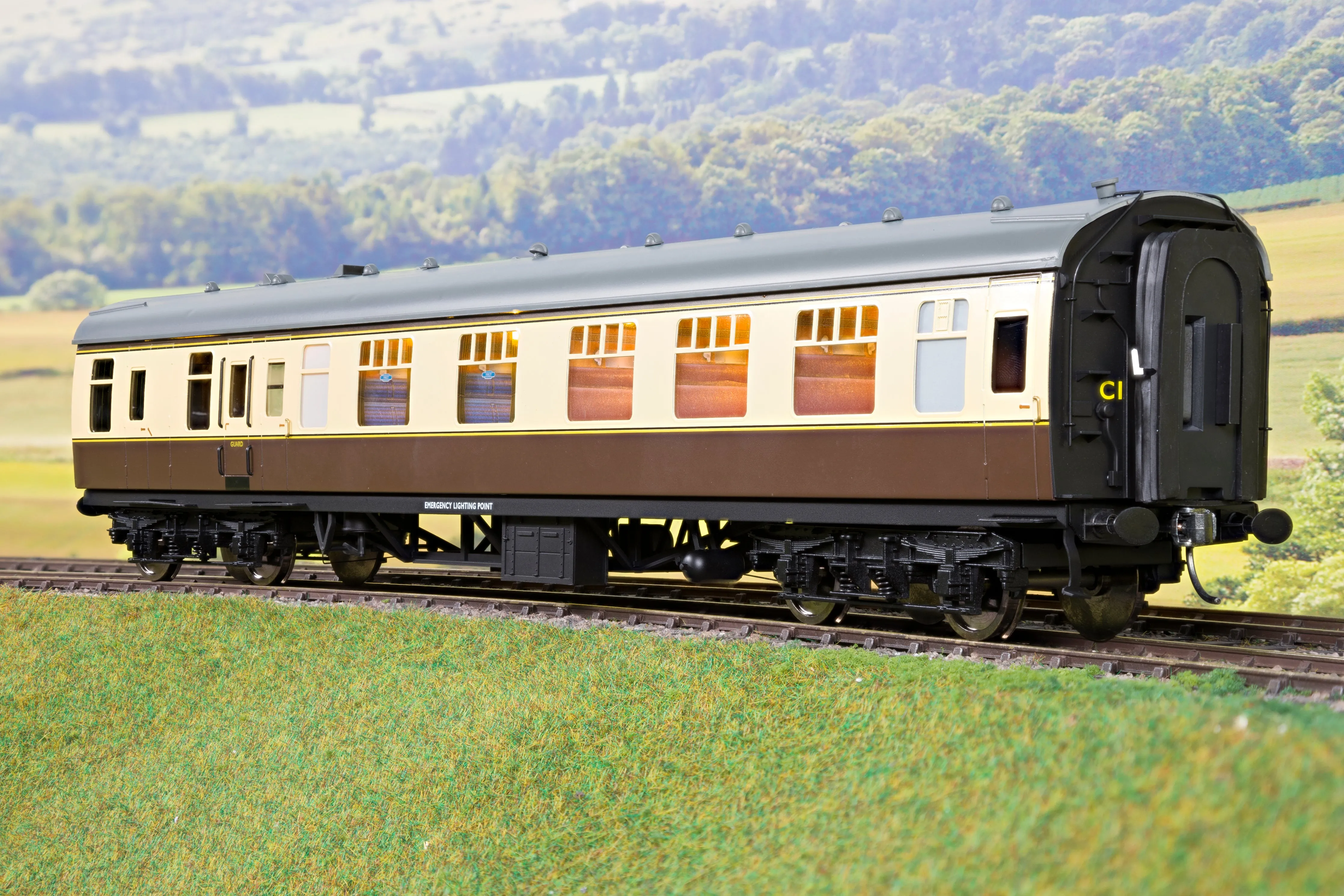 Darstaed D21-2-04 Finescale O Gauge BR Mk1 BCK (Brake Composite Corridor), Choc & Cream