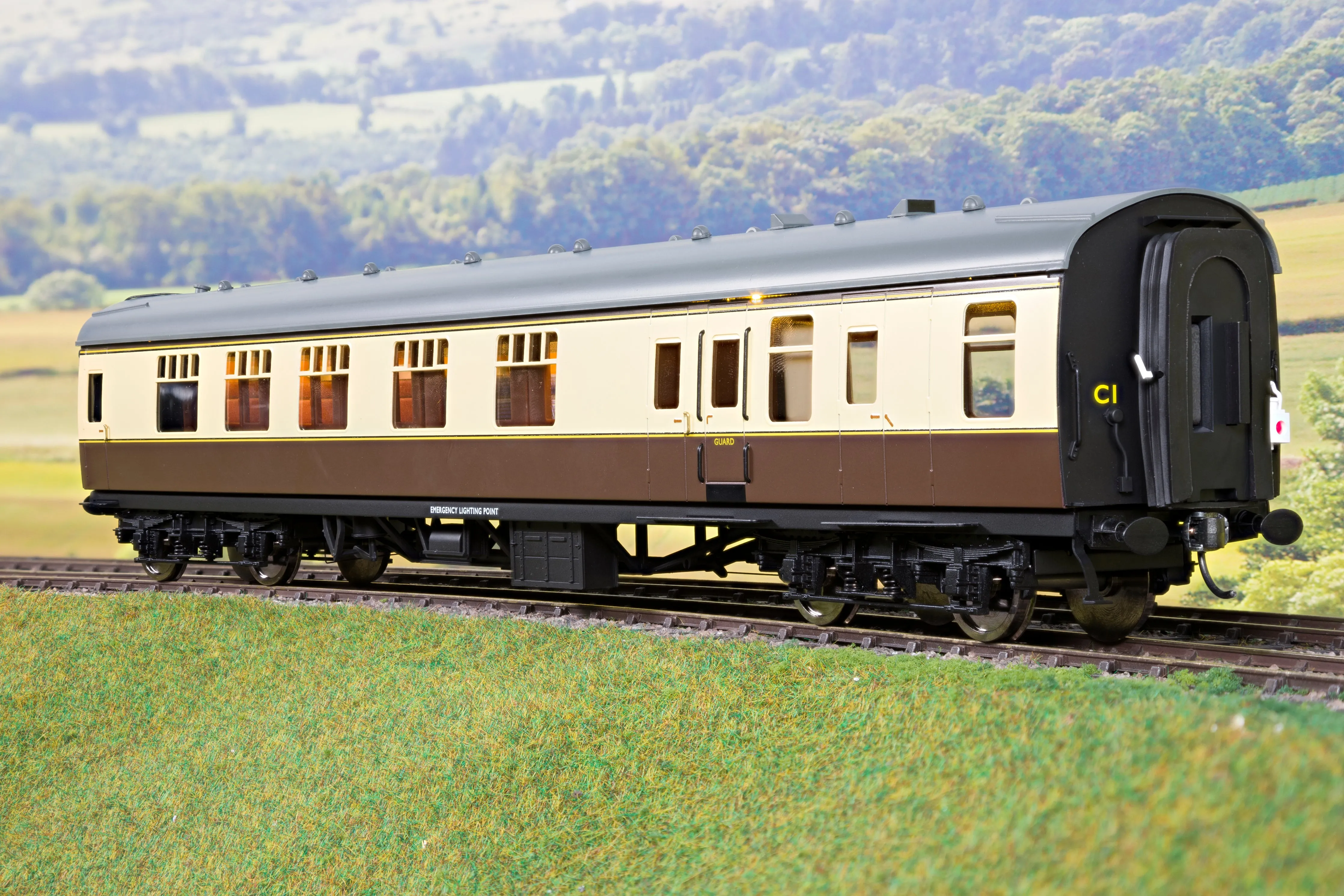 Darstaed D21-2-04 Finescale O Gauge BR Mk1 BCK (Brake Composite Corridor), Choc & Cream