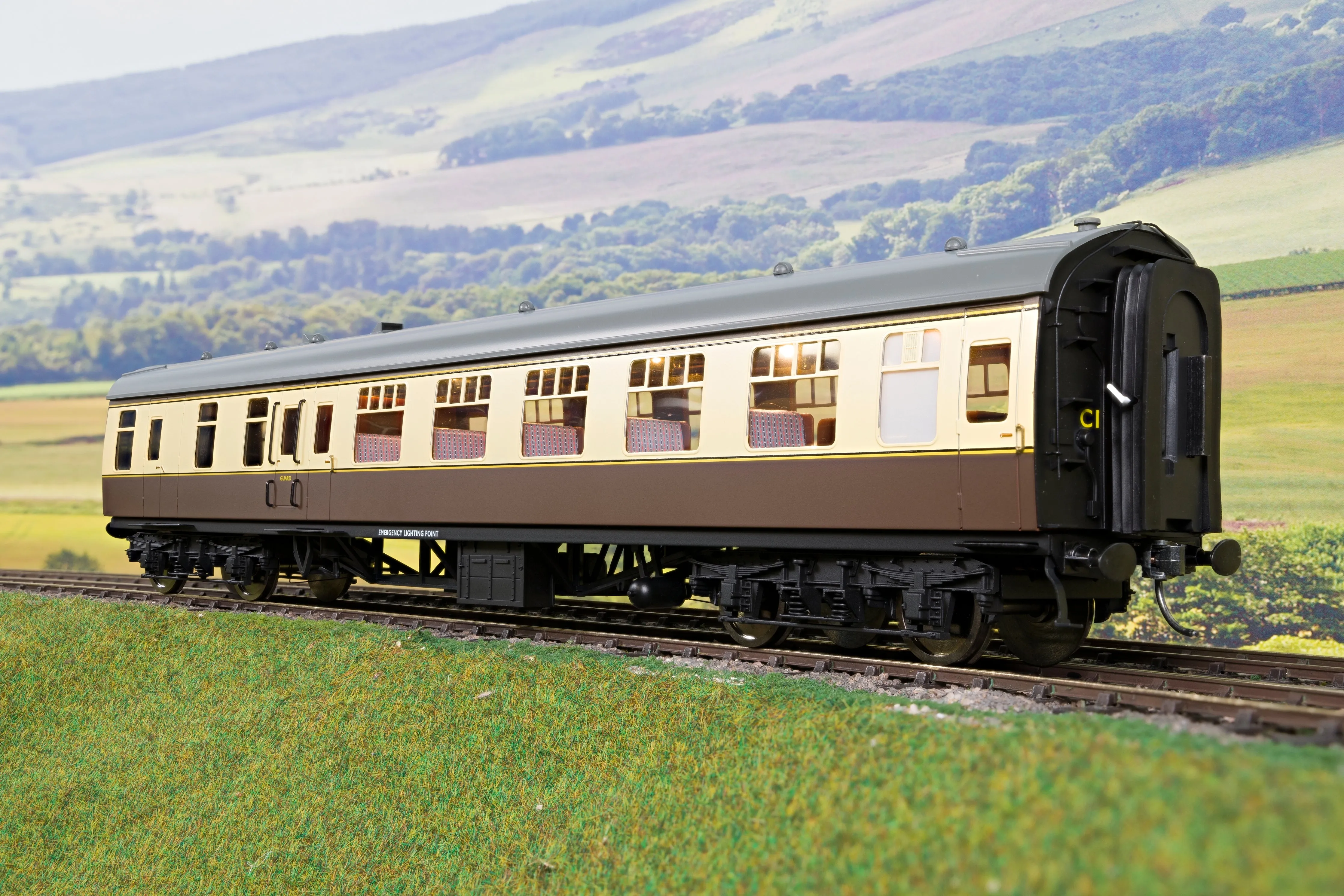 Darstaed D21-2-12 Finescale O Gauge BR Mk1 BSO (Brake Second Open), Choc & Cream