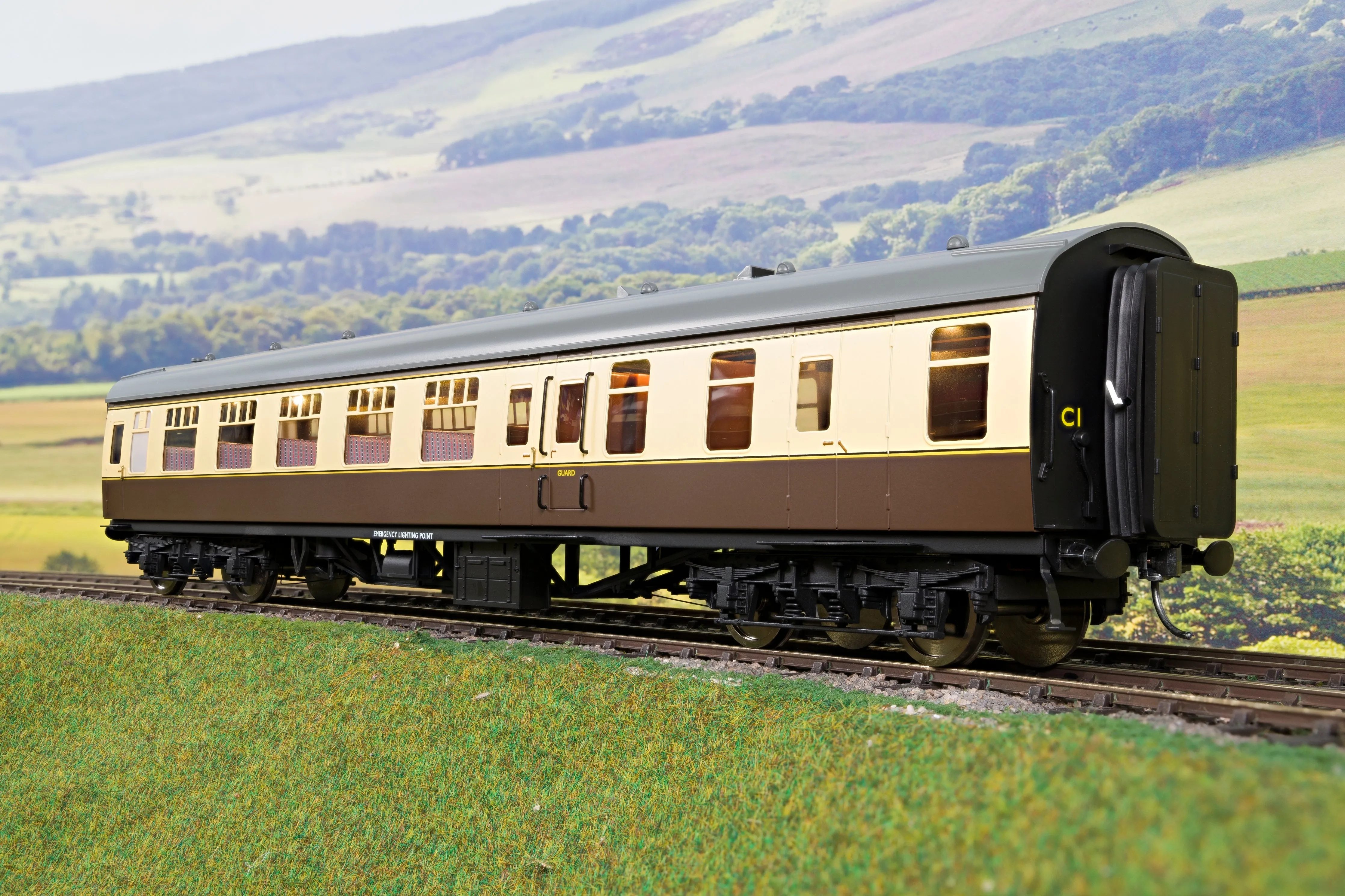 Darstaed D21-2-12 Finescale O Gauge BR Mk1 BSO (Brake Second Open), Choc & Cream