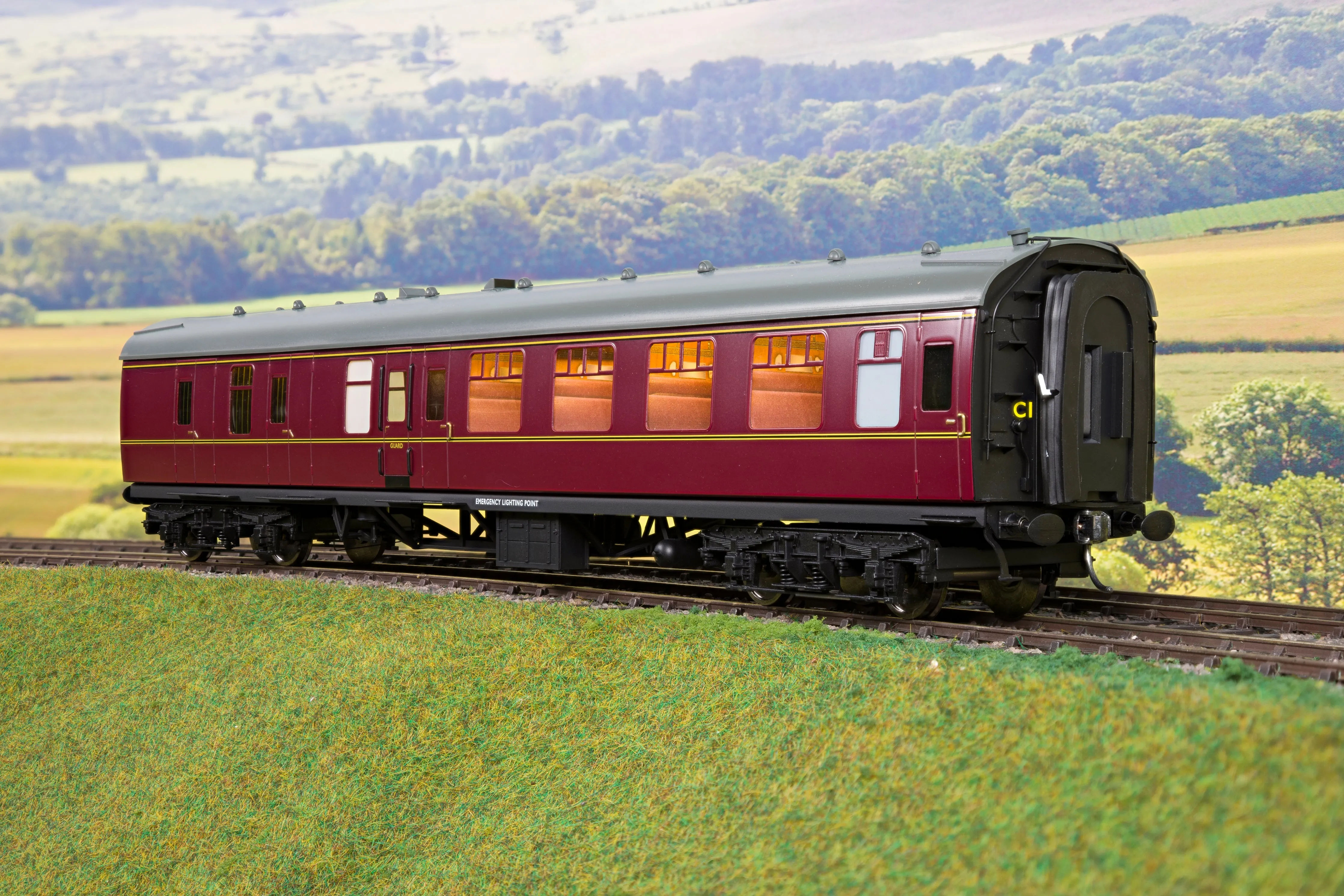 Darstaed D21-5-03 Finescale O Gauge BR Mk1 BSK (Brake Second Corridor), Lined Maroon