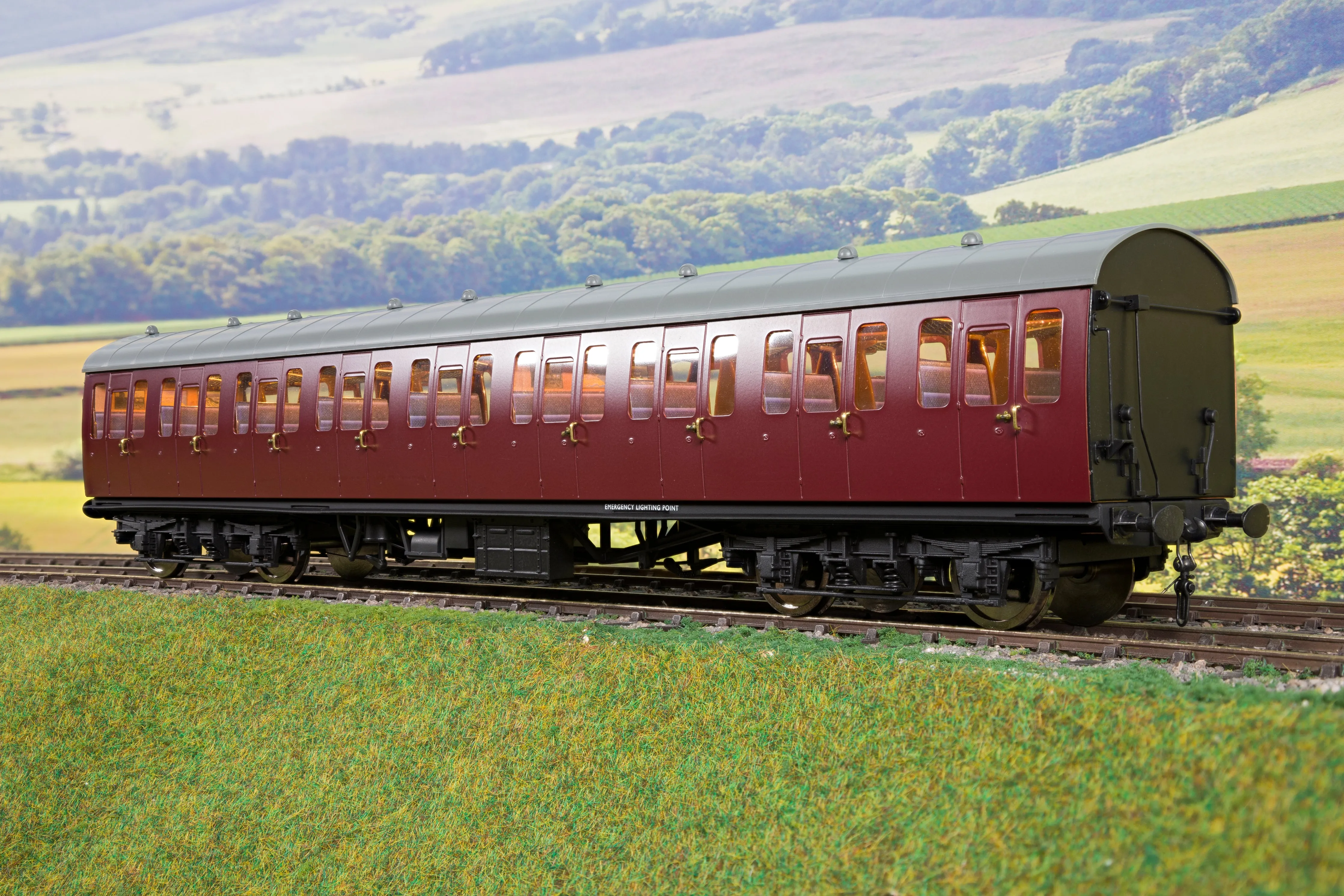 Darstaed D23-6-2 7mm Finescale O Gauge BR 57' Mk1 Suburban Second Open (SO) Coach, BR Un-Lined Maroon