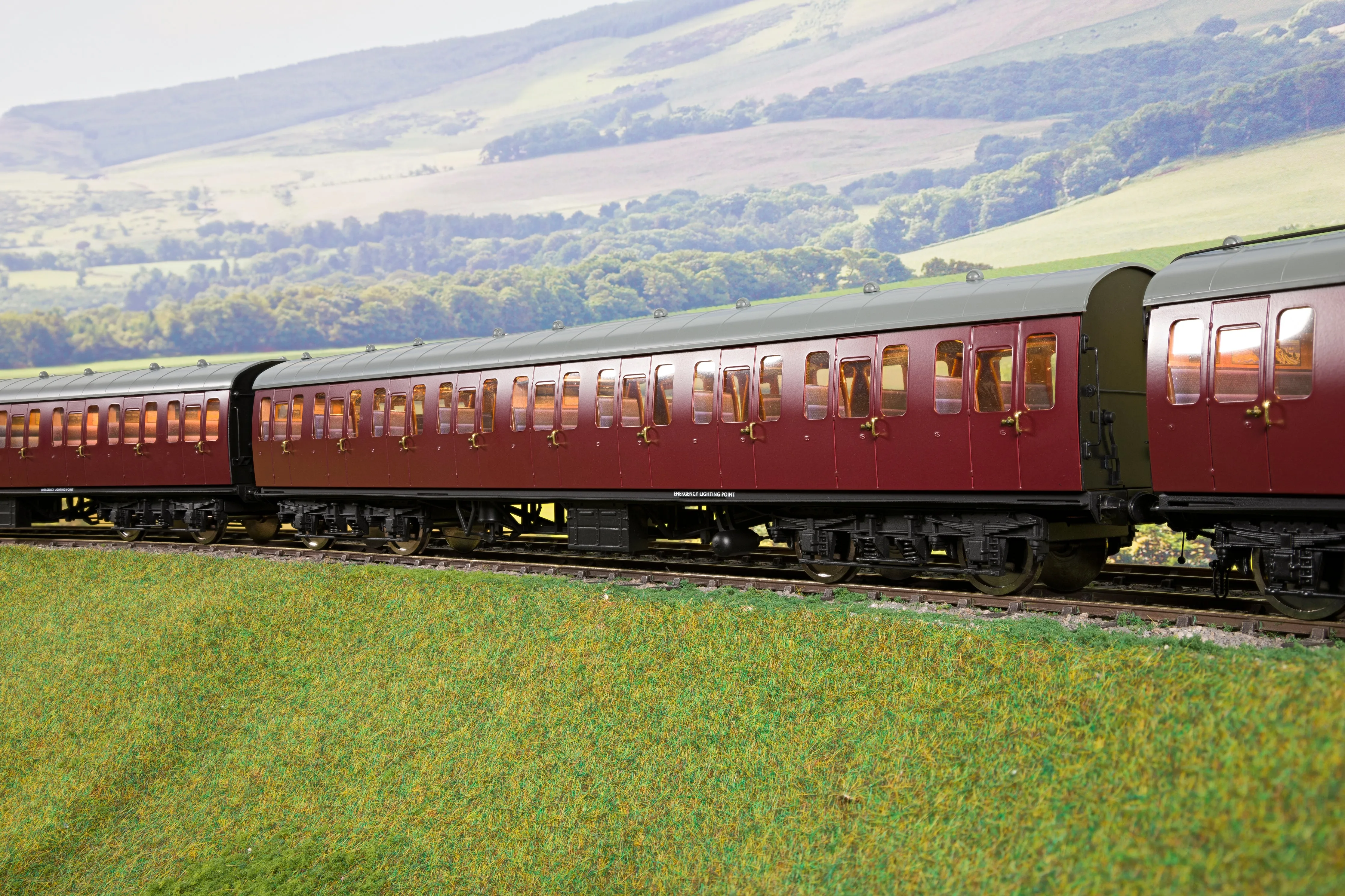 Darstaed D23-6-2 7mm Finescale O Gauge BR 57' Mk1 Suburban Second Open (SO) Coach, BR Un-Lined Maroon