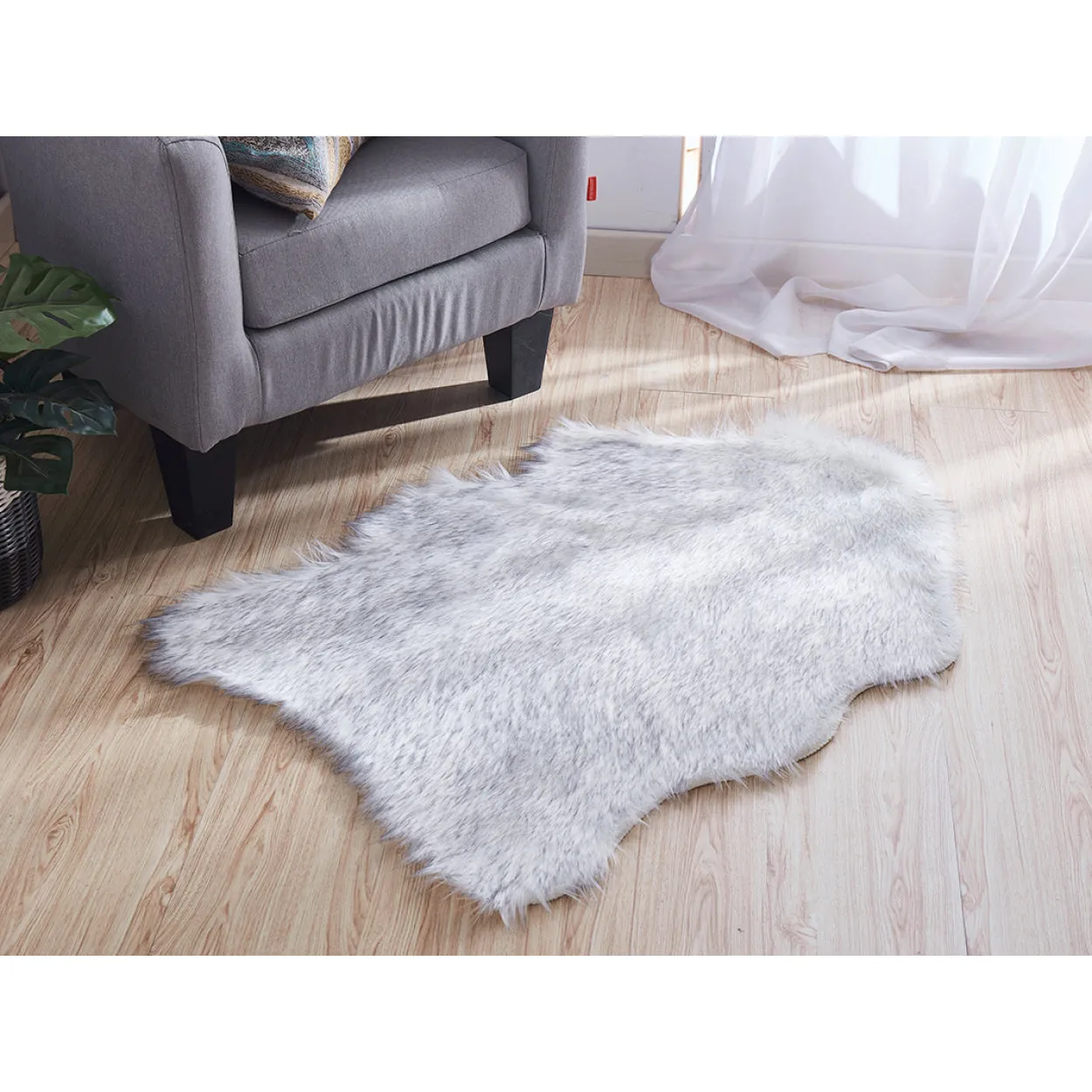 "Luxury Decorative" Hand Tufted Faux Fur Sheepskin Area Rug